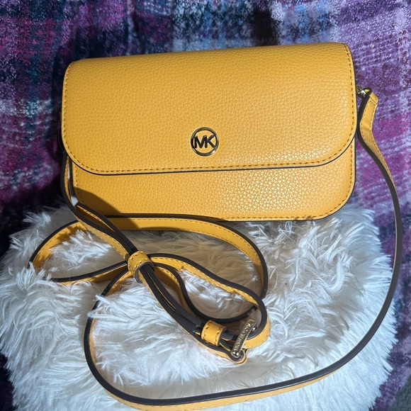 Michael Kors Jet Set Travel Small Pebbled Leather Golden Rod Crossbody $398 - Picture 6 of 8
